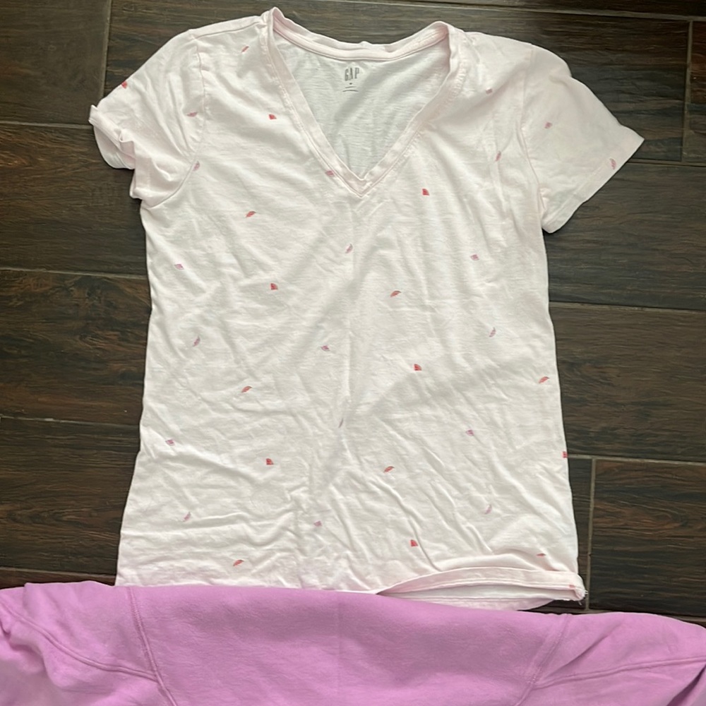 Gap women’s t and sweater (2 for 1) size mediums
